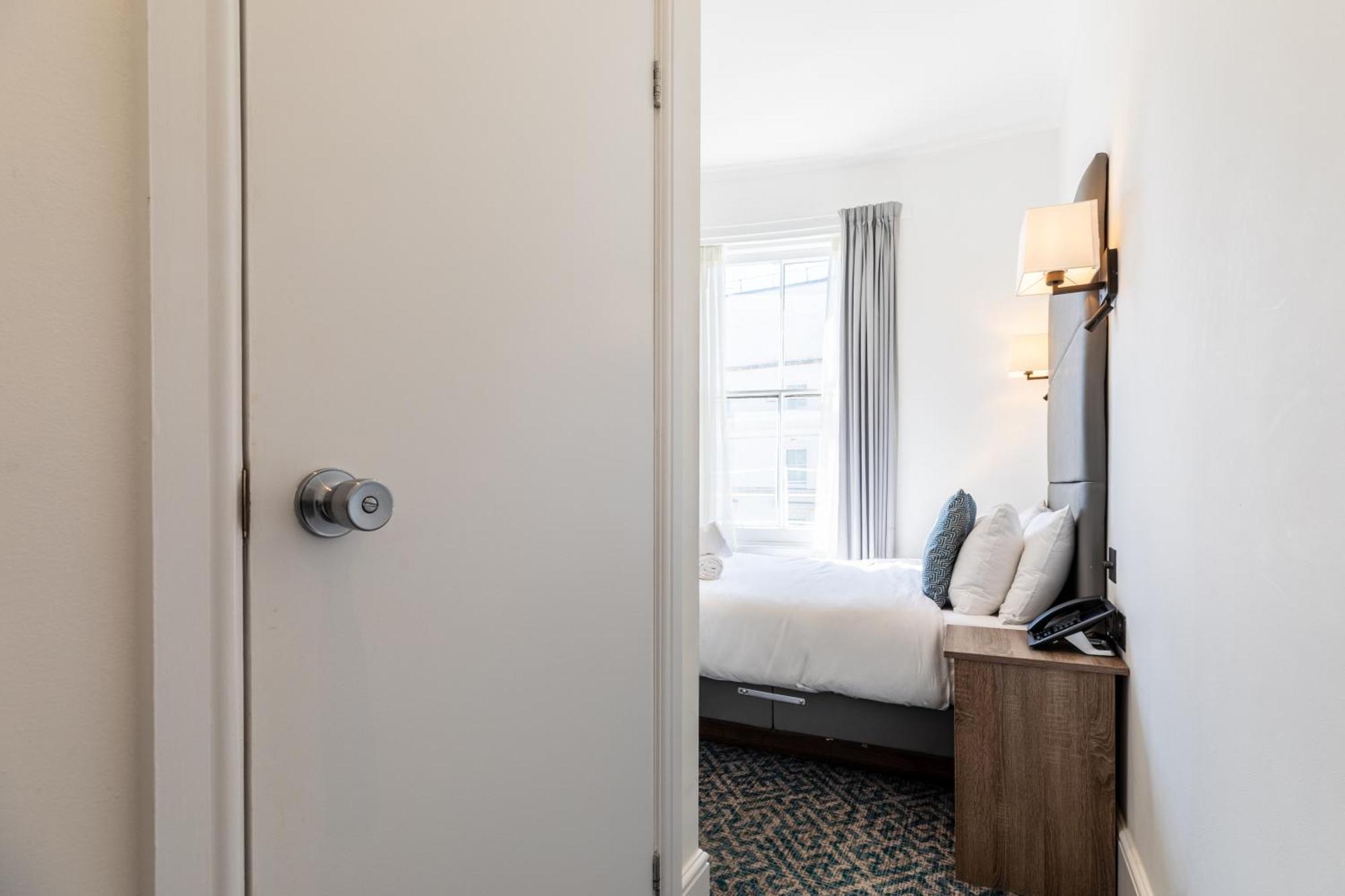 The Chapter Hotels - The J Hyde Park Лондон Экстерьер фото