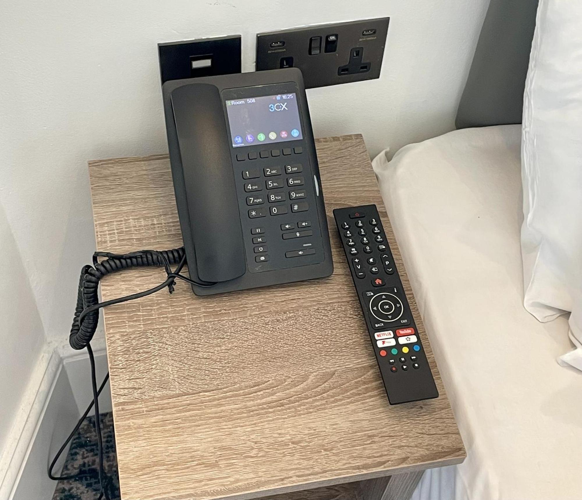 The Chapter Hotels - The J Hyde Park Лондон Номер фото